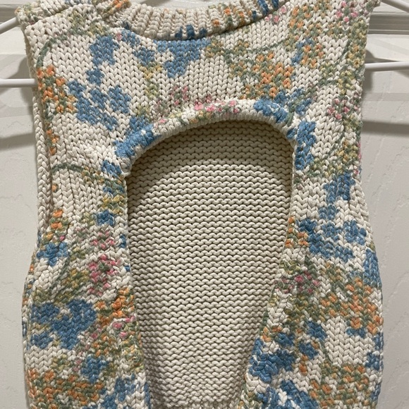 Knit Open Back Tank - Picture 6 of 6